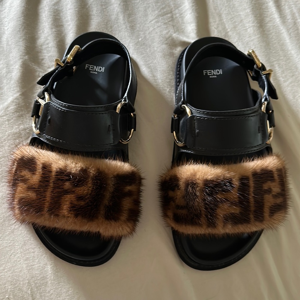 Fendi Black Leather Sandals with Brown Fur Logo Strap